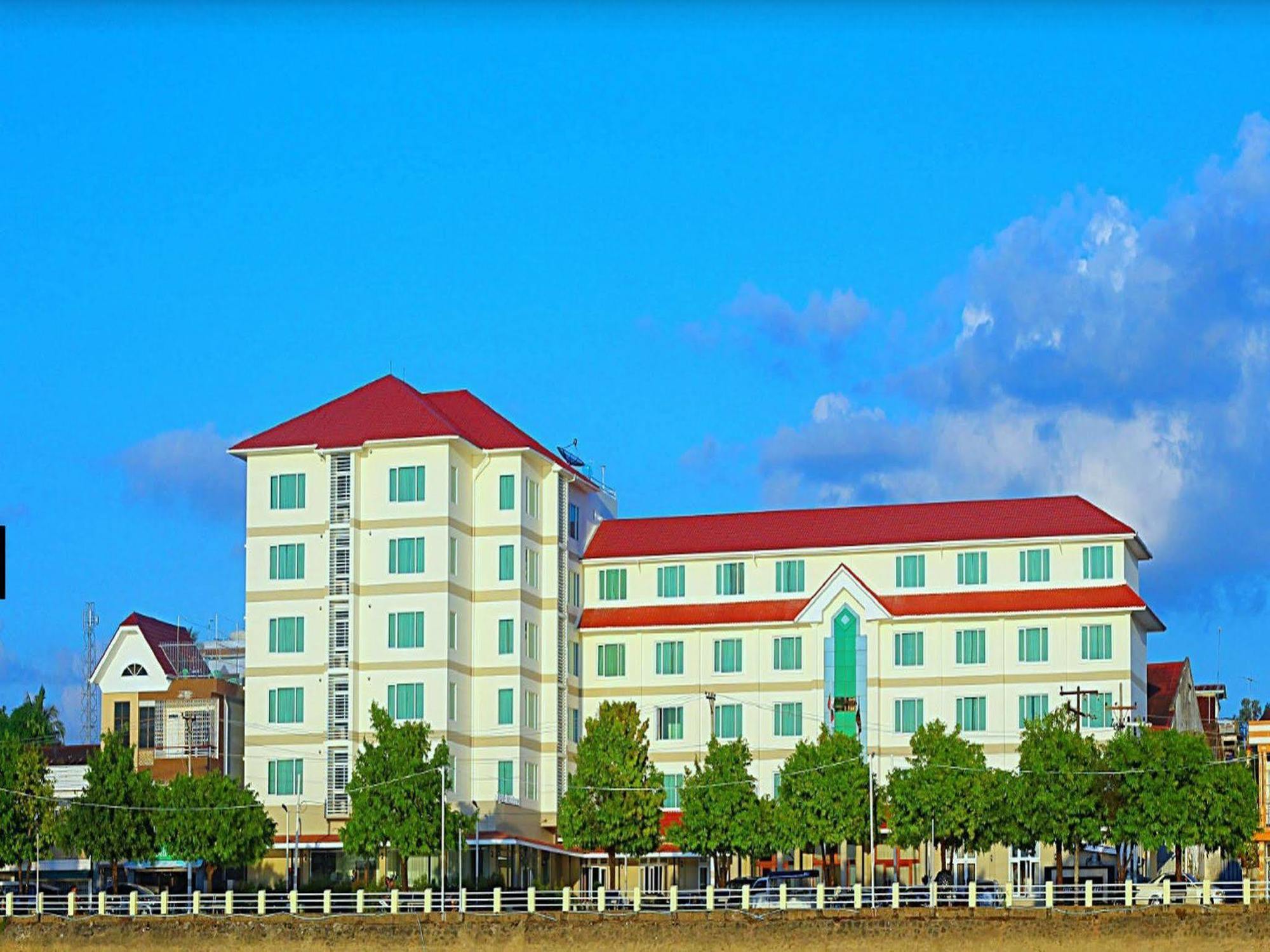 Ngwe Moe Hotel Молам'яйн Екстер'єр фото