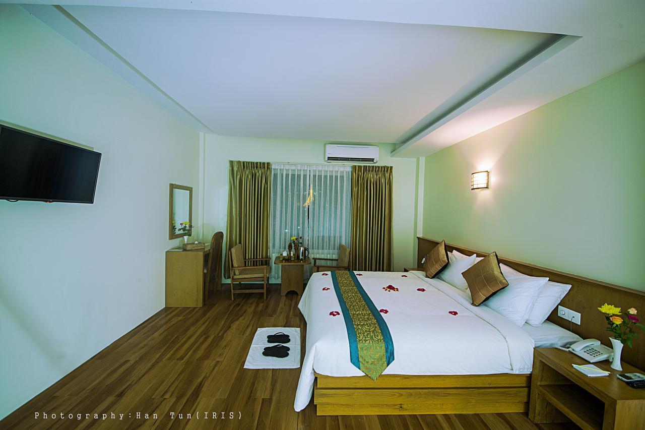 Ngwe Moe Hotel Молам'яйн Екстер'єр фото