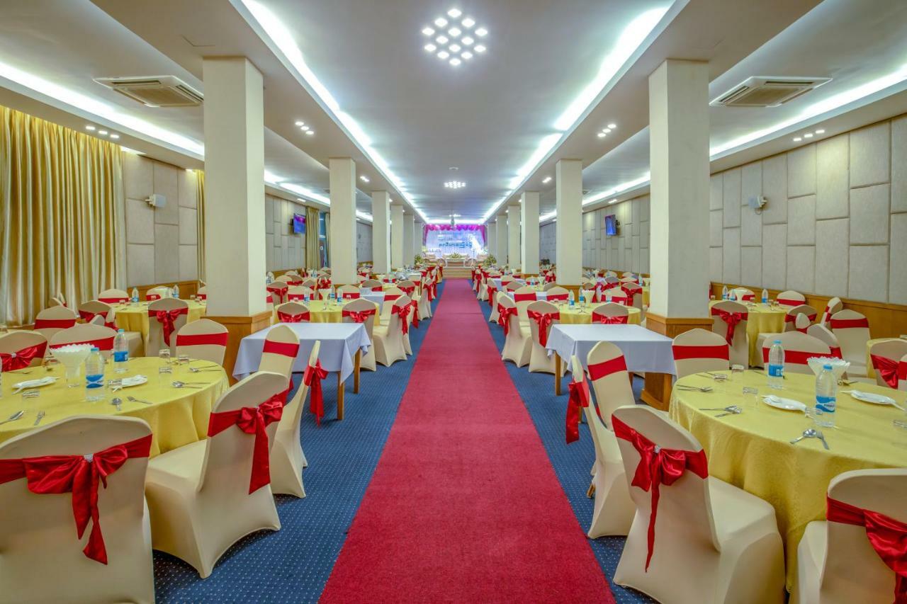 Ngwe Moe Hotel Молам'яйн Екстер'єр фото