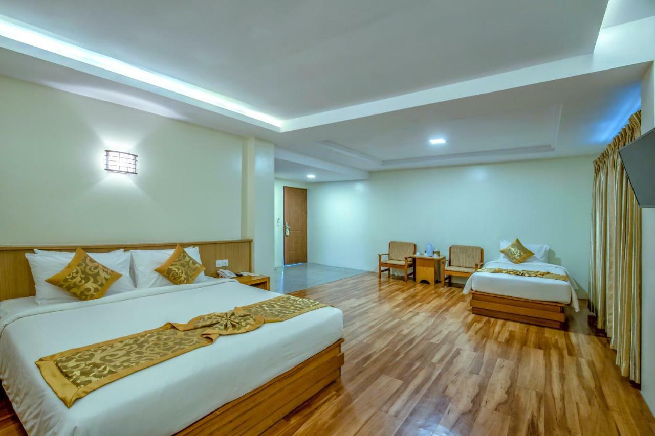 Ngwe Moe Hotel Молам'яйн Екстер'єр фото