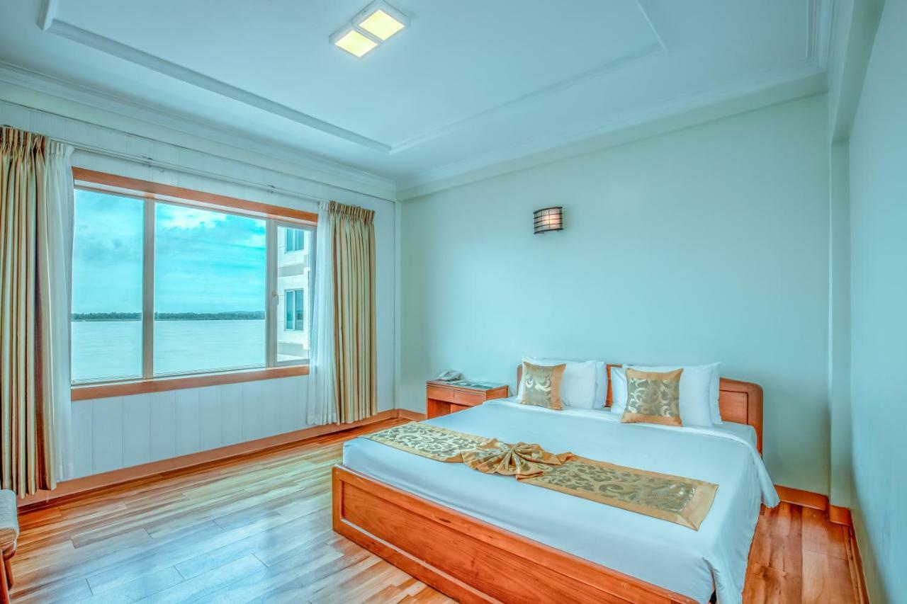 Ngwe Moe Hotel Молам'яйн Екстер'єр фото