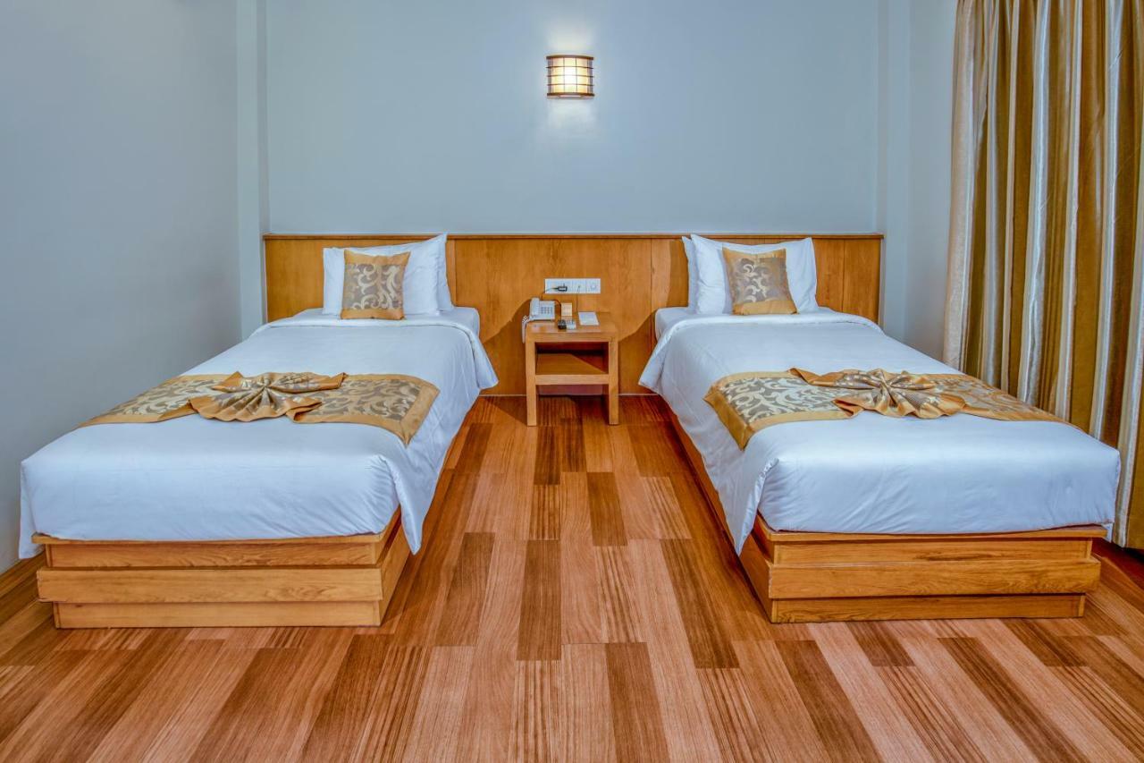 Ngwe Moe Hotel Молам'яйн Екстер'єр фото