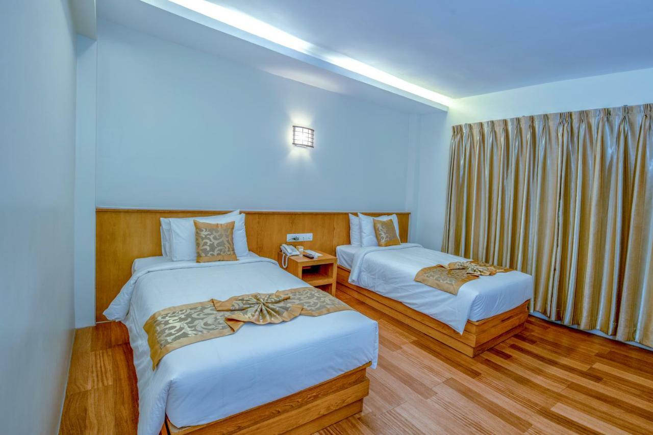Ngwe Moe Hotel Молам'яйн Екстер'єр фото